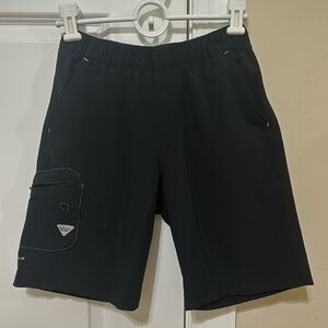 Columbia boys PFG shorts, Size M (10-12) black